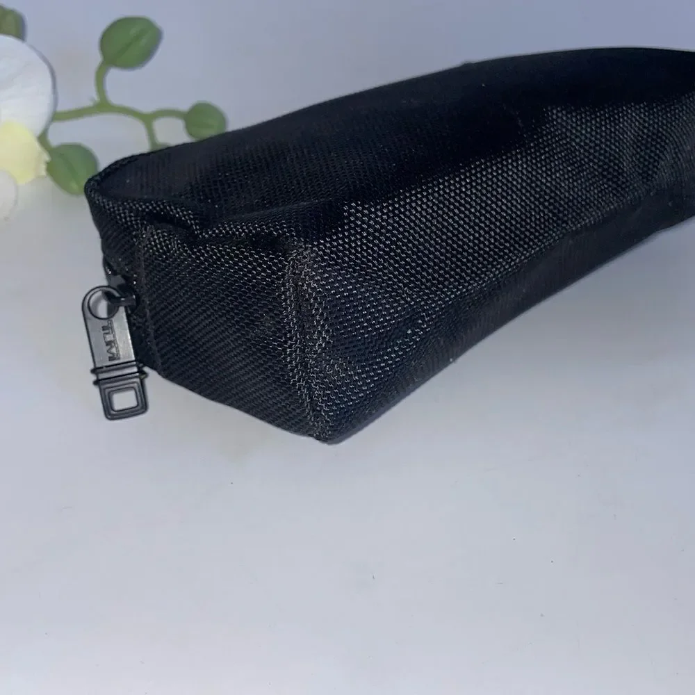 Tumi discover sleek